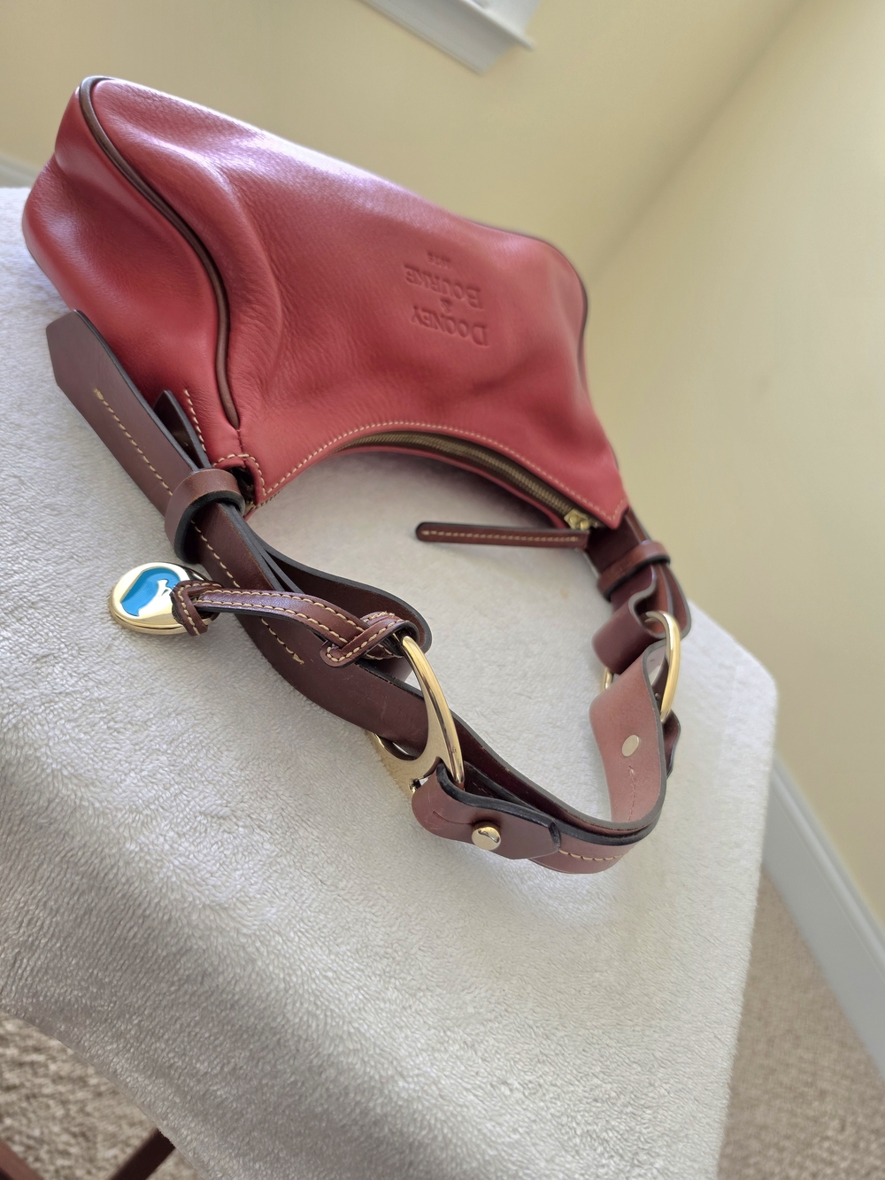 Dooney & Bourke 1975 Red Leather Shoulder Bag - Picture 4 of 11